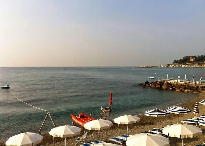 Отель Ideale Варацце