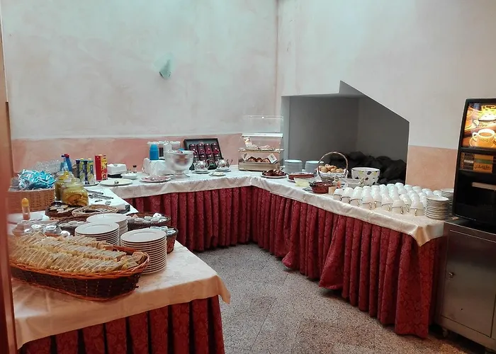 Отель Ideale Варацце